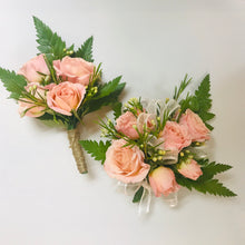 Spray roses corsage